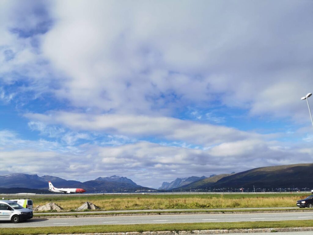 トロムソ空港の近くのバス停