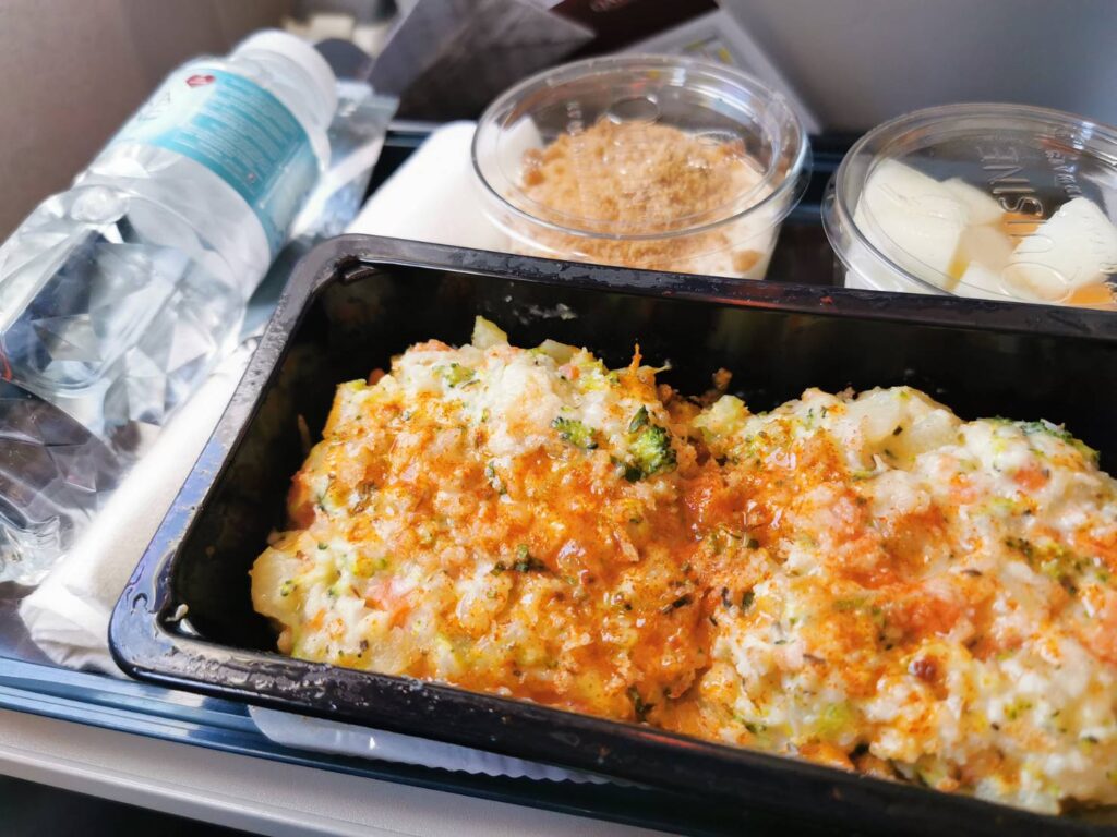 カタール航空の機内食（チキン）