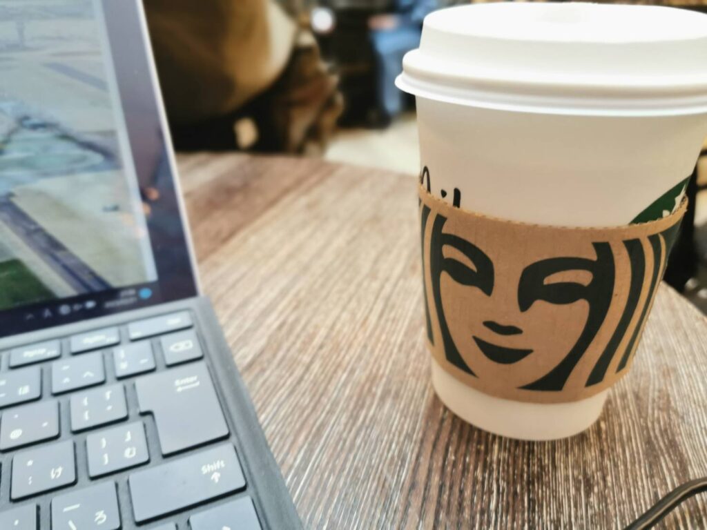 ガトウィック国際空港のスターバックス