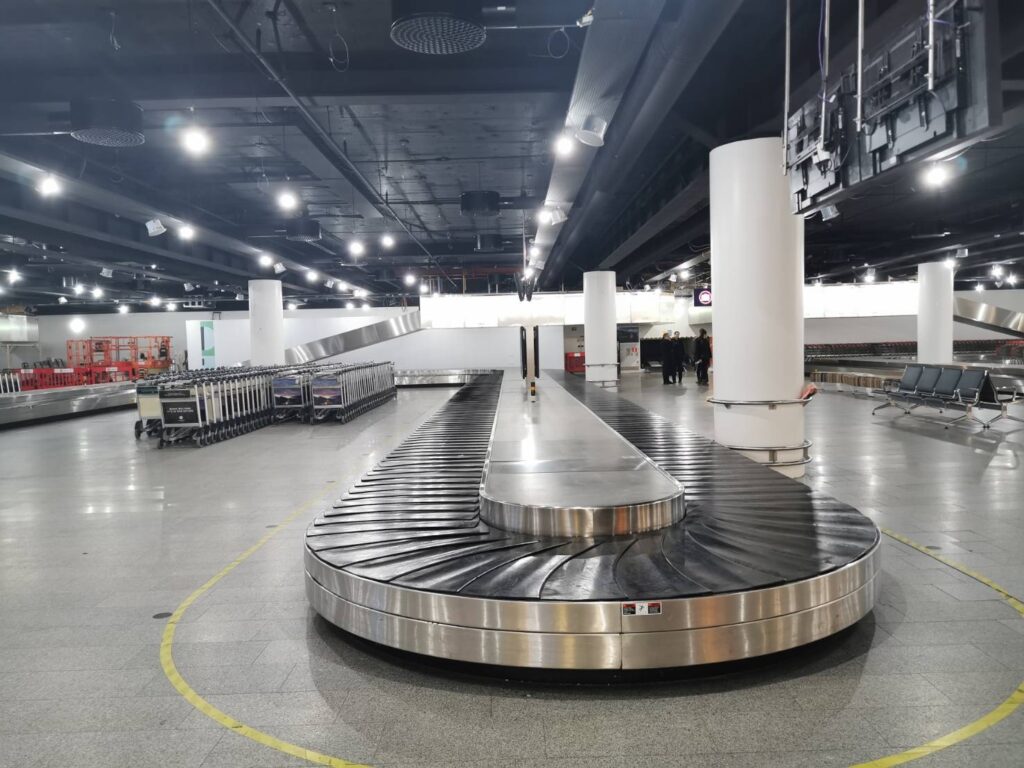 荷物がなくなったベルトコンベア