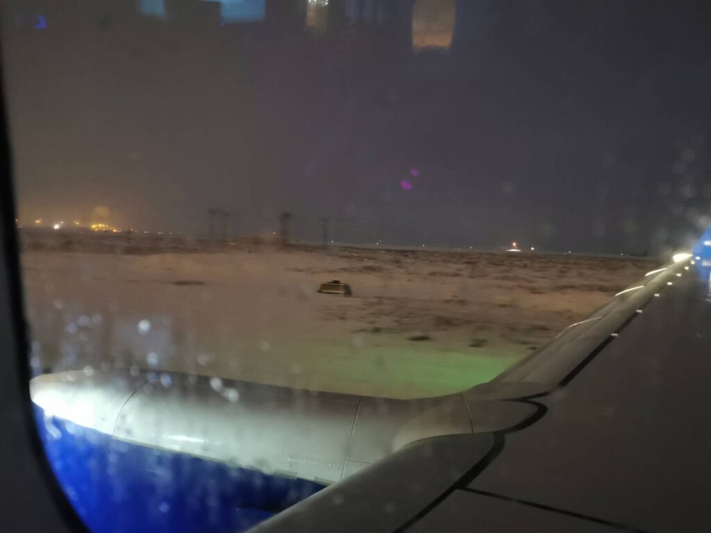 豪雪の滑走路