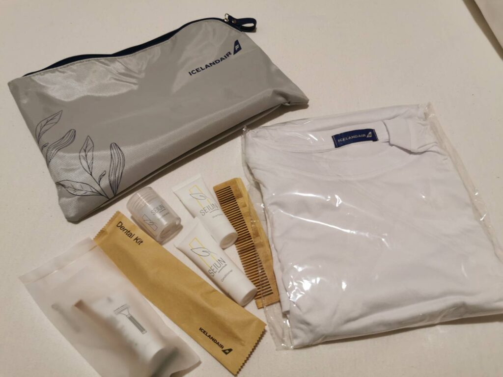 アイスランドエアーからもらったトラベルキット