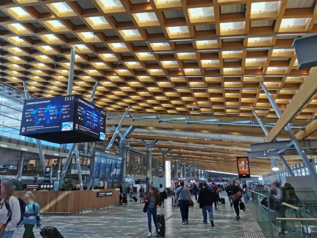 オスロ空港の天井