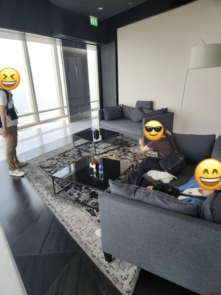 ブルジュハリファ 148階フロアの様子