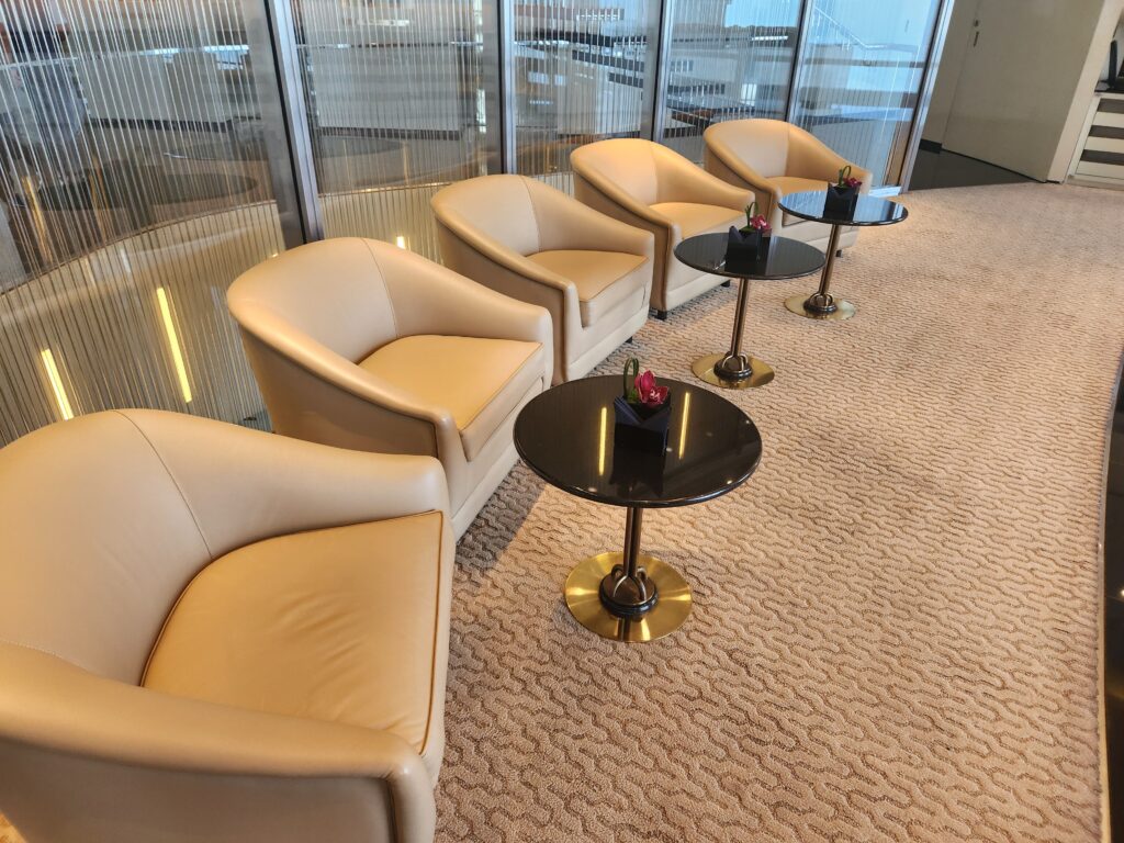 ブルジュハリファ 154階 VIPラウンジのソファ