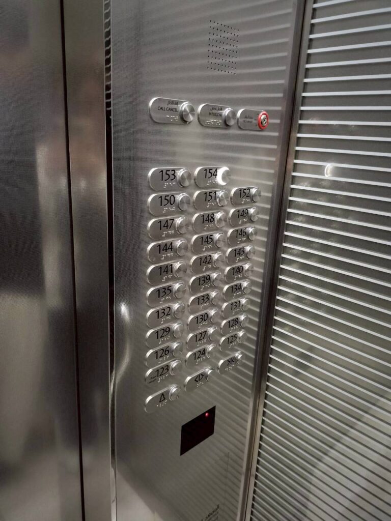 ブルジュハリファ エレベータの様子